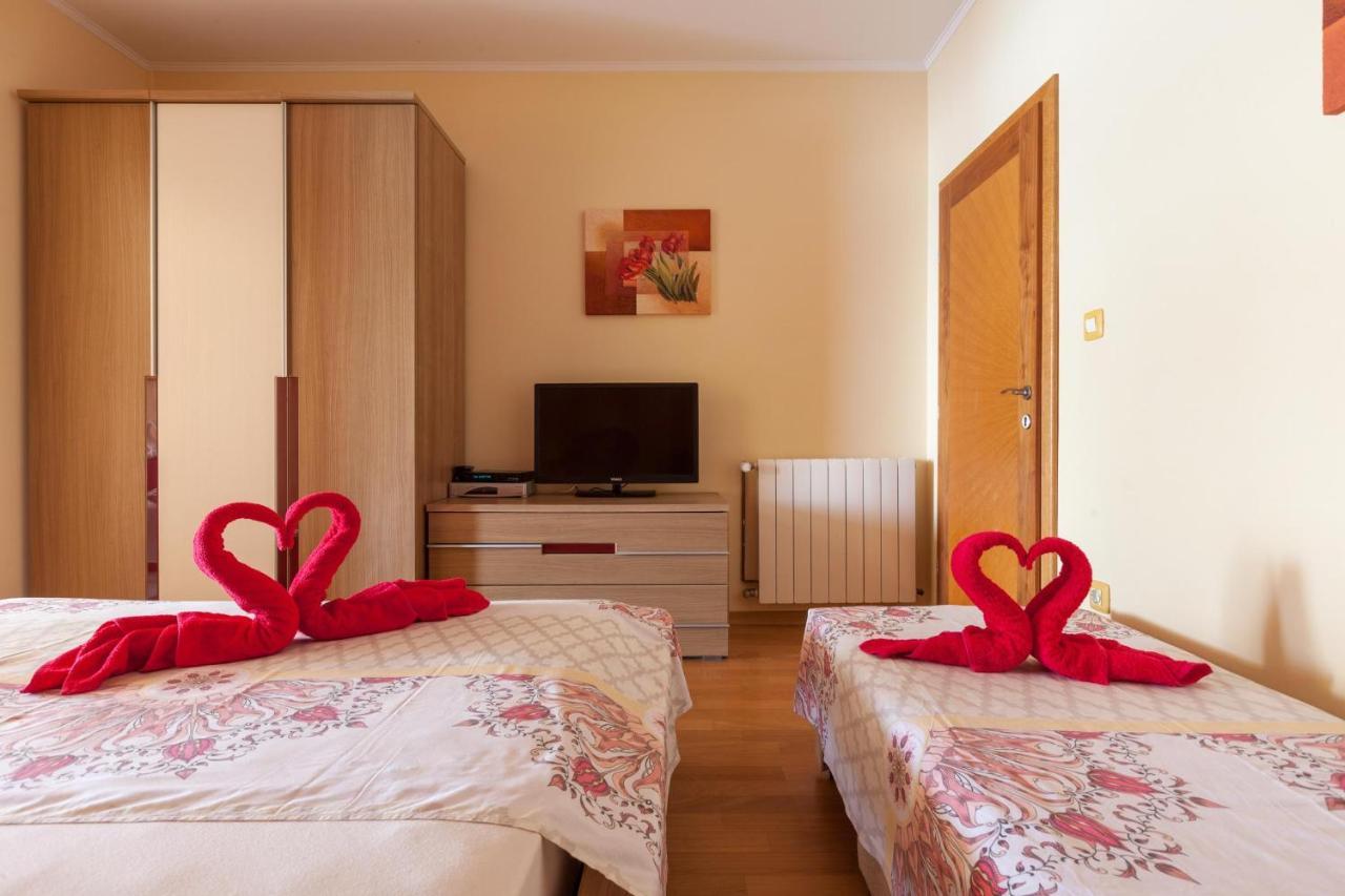 Apartments Marijan - Beachfront 투체피 외부 사진